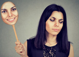 ¿Cómo saber cuándo desconfiar de alguien? ¿Cómo saber cuándo desconfiar de alguien?